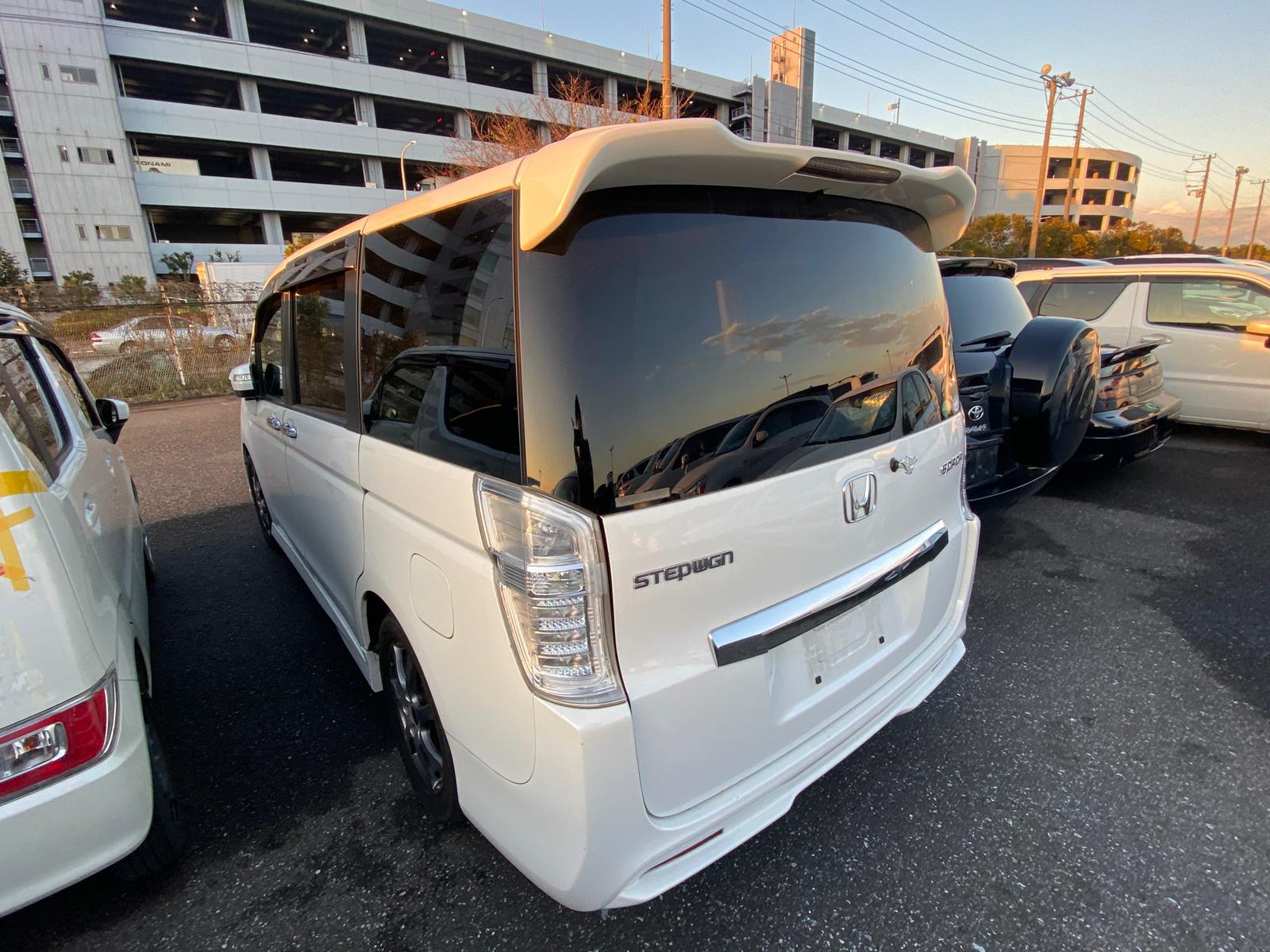 Honda Step Wagon 2013
